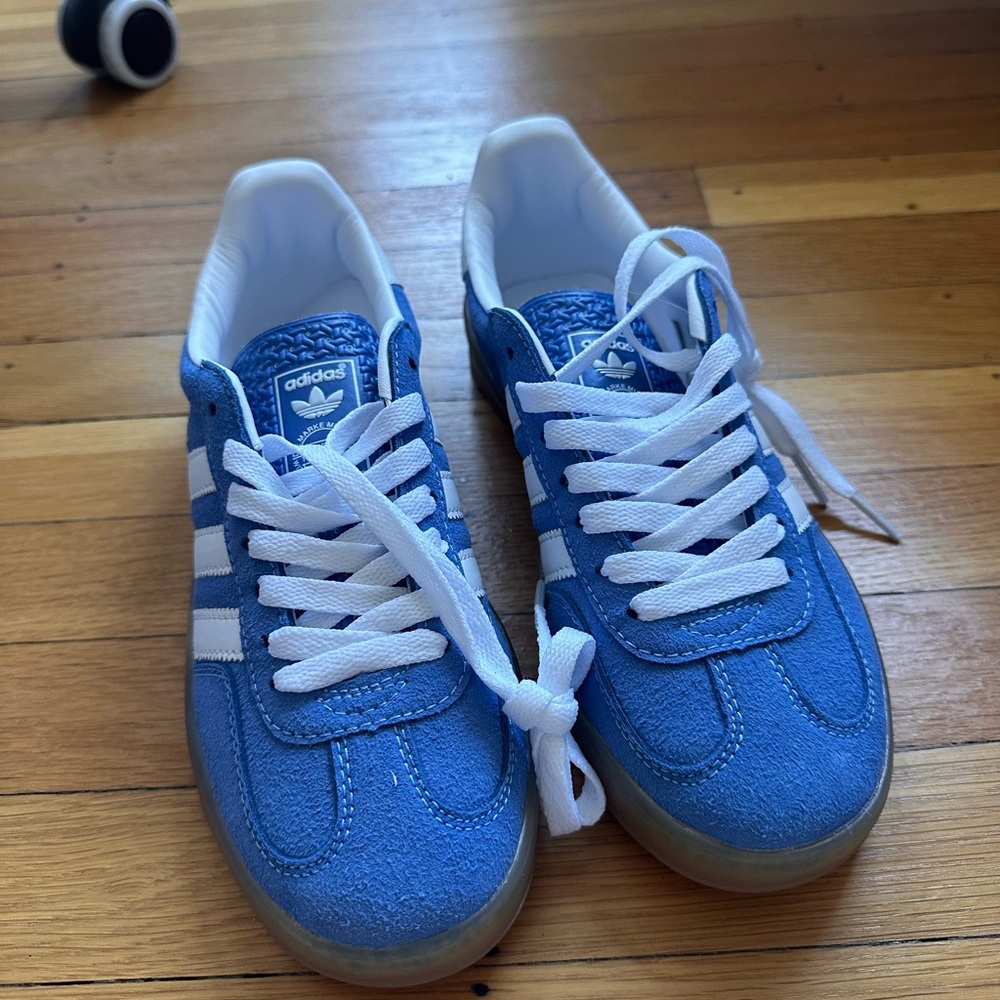 RARE Adidas Gazelle fusion color